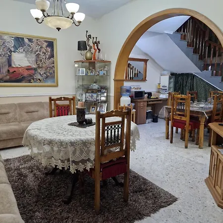 Saracini'S Homestay Attard Exterior photo