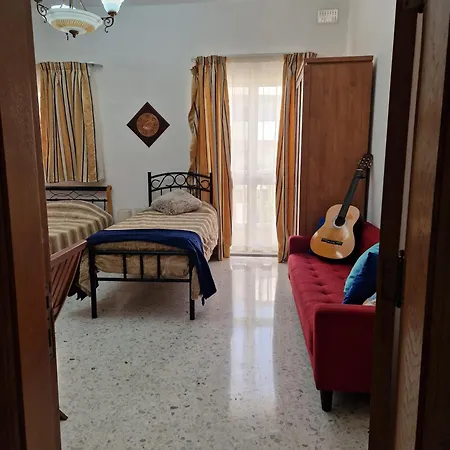 Saracini'S Homestay Attard Exterior photo