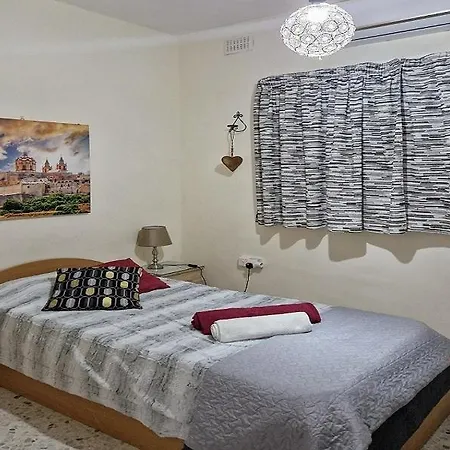Saracini'S Homestay Attard Exterior photo