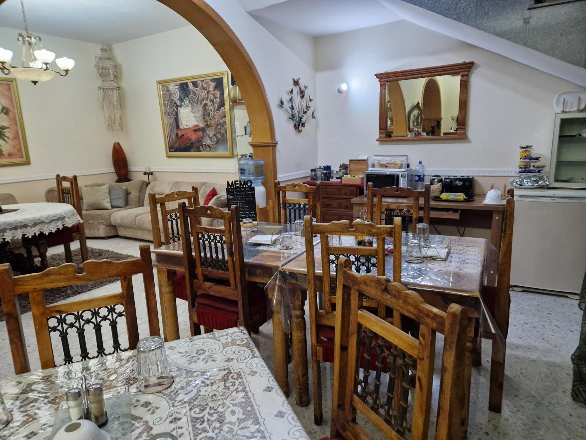 Saracini's Séjour chez l'habitant Attard